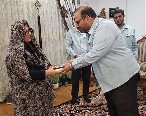 ارزش همـسـران شـهدا، کمتر از خود شهیدان نیست