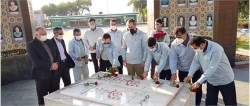ادای احترام به مقام شامخ شهدای گمنام شرکت فولاد خوزستان